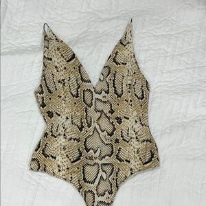 ASTR the label cheetah bodysuit size small